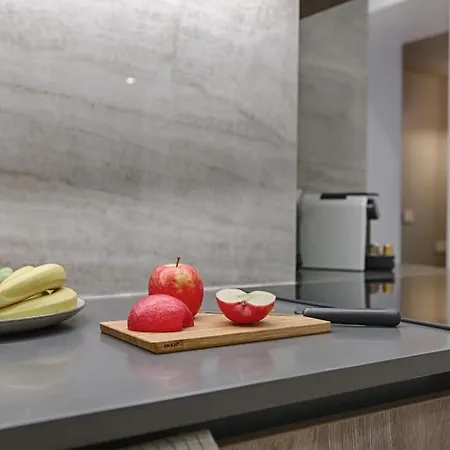 Апартаменты Mykeypers Incredible Luxury Flat 2br/6p - Champs-elysees *